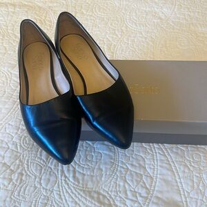 Women’s flats size 7 ½